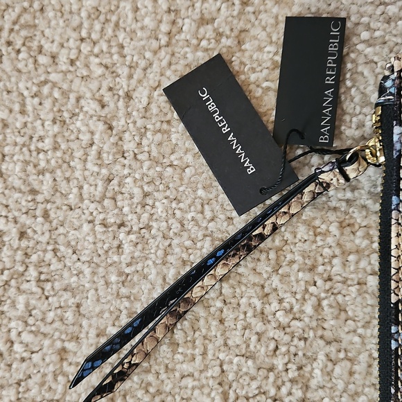 Banana Republic Snake Skin Embossed Leather Clutch Oversized Buttery Soft NWT - Picture 10 of 16